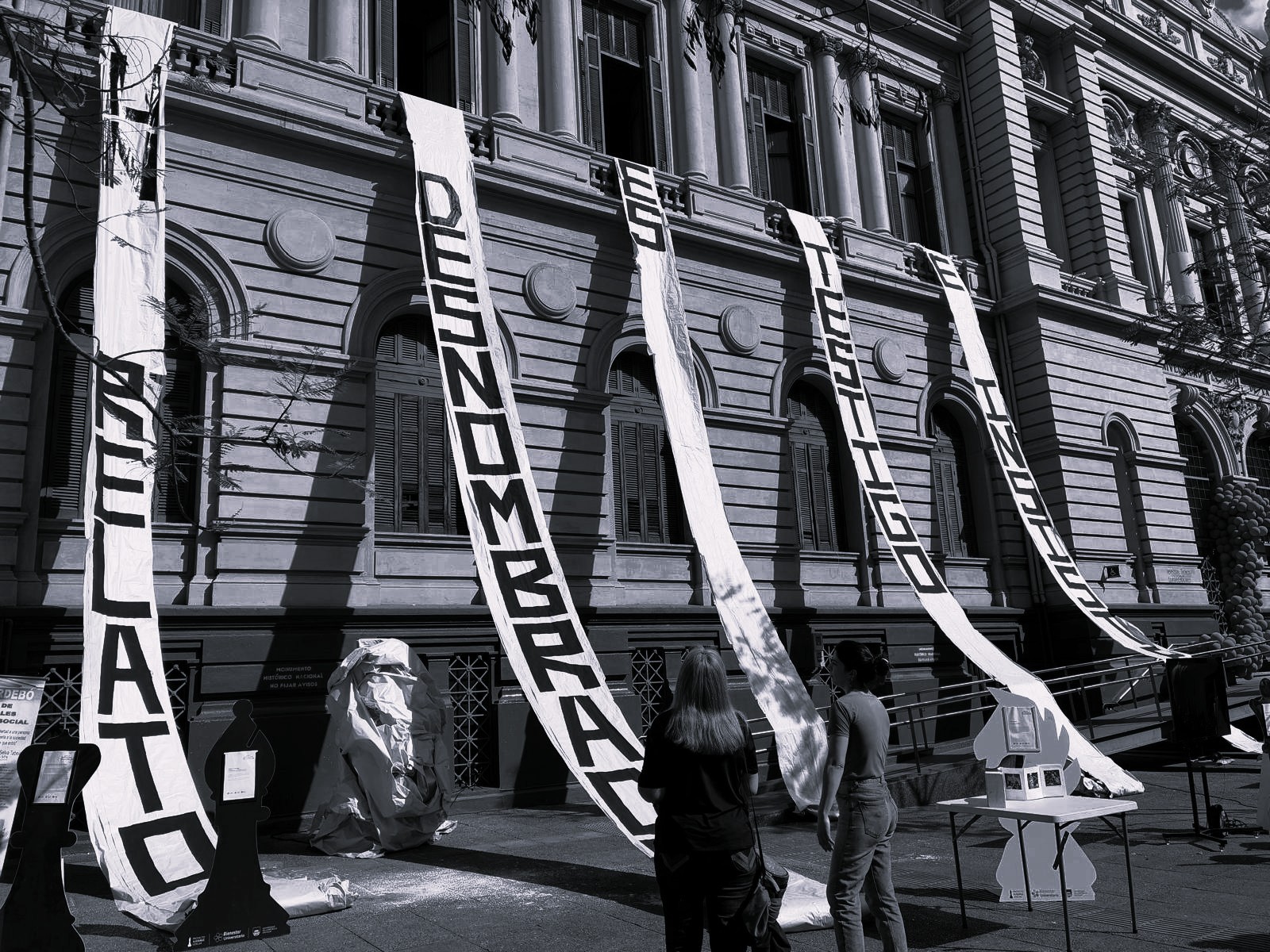 Insiste al tiempo detalle 3 - Luna Curto